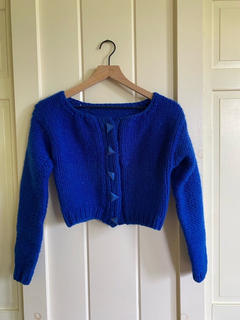 Handmade wool knit cropped cardigan